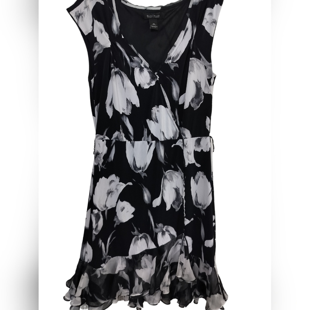 2394) White House Black Market Black Tulip Print Faux Wrap Ruffle Dress Size XS